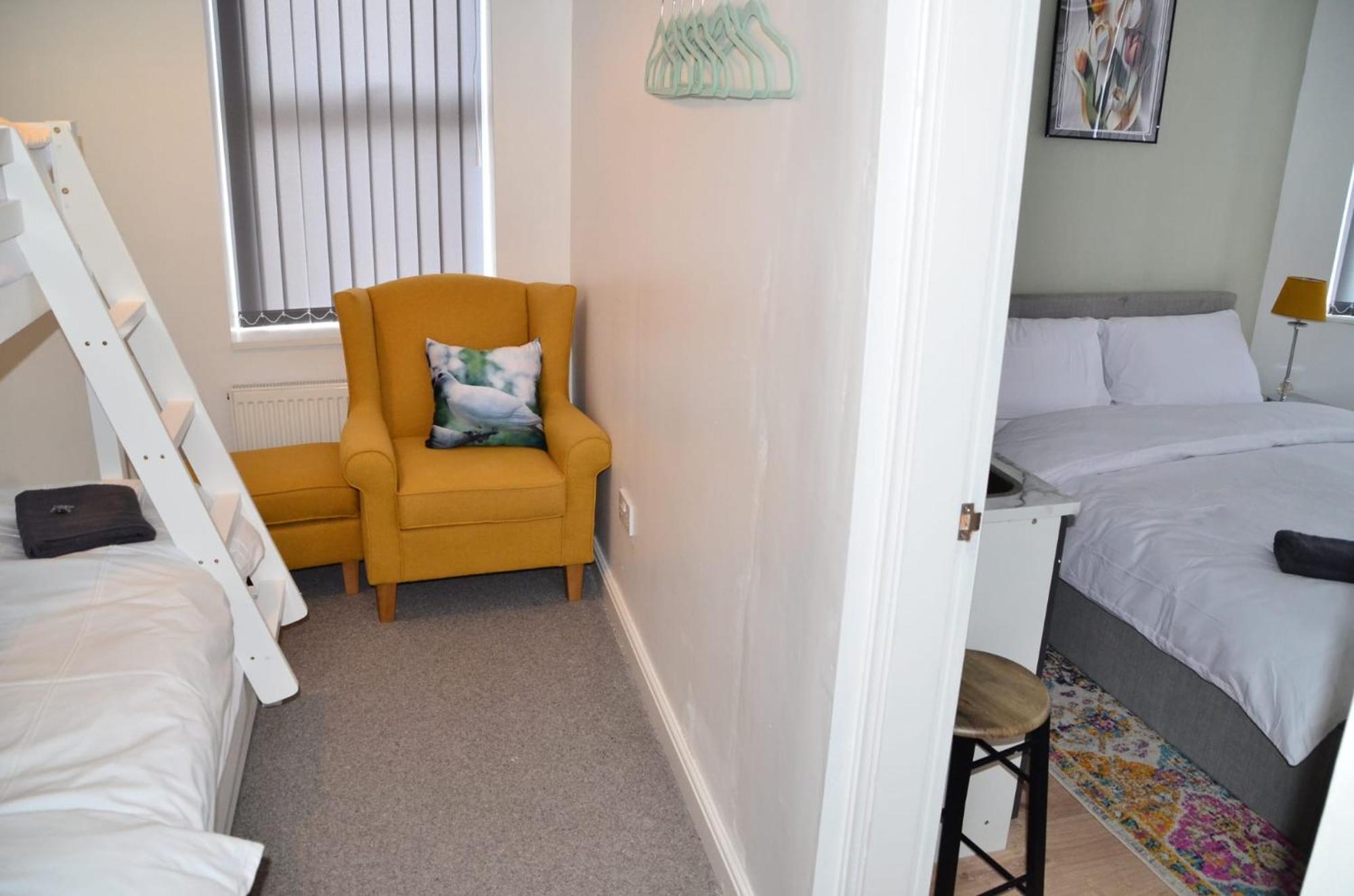 Blok 3 -Jacuzzi Suites, Apartment & Ensuite Rooms Blackpool Exterior foto