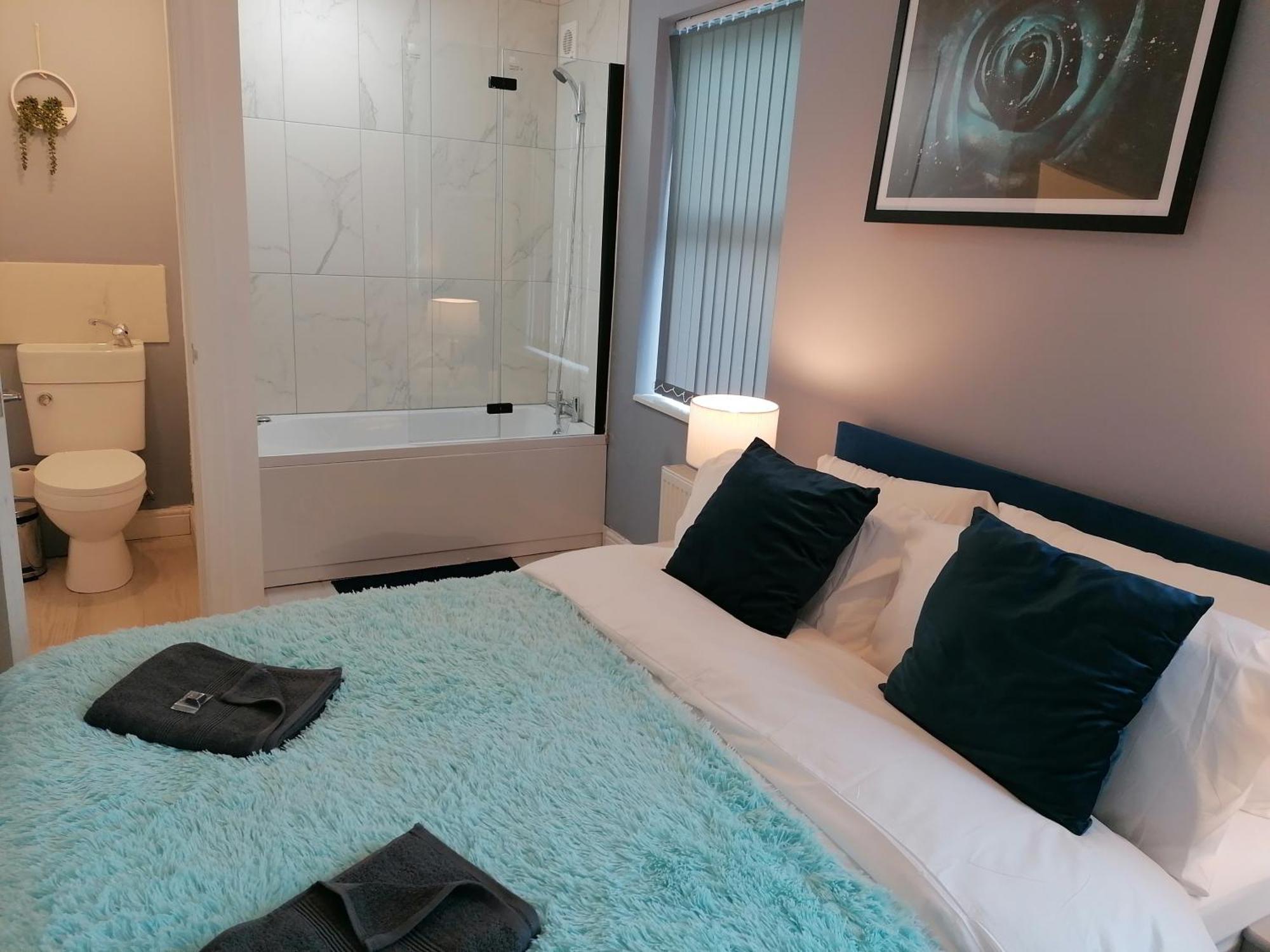 Blok 3 -Jacuzzi Suites, Apartment & Ensuite Rooms Blackpool Exterior foto