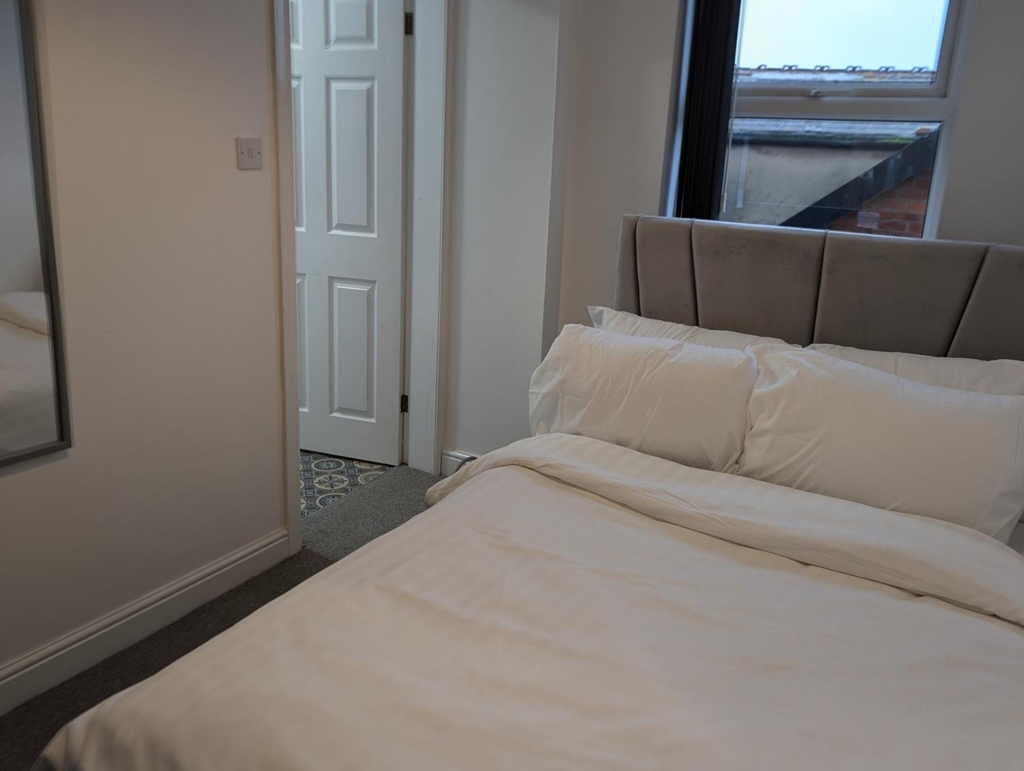 Blok 3 -Jacuzzi Suites, Apartment & Ensuite Rooms Blackpool Exterior foto